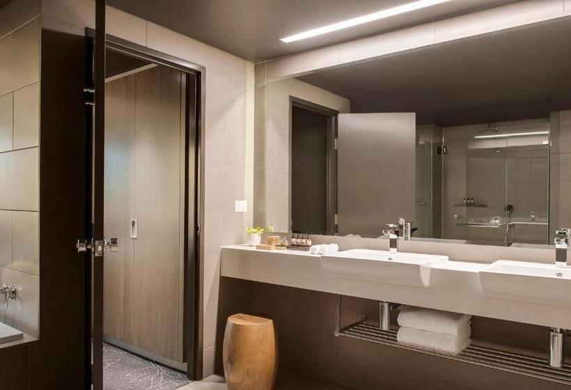 Club Suite, Parkroyal Darling Harbour, Sydney