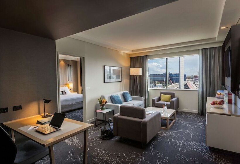 Executive Suite, Parkroyal Darling Harbour, Sydney