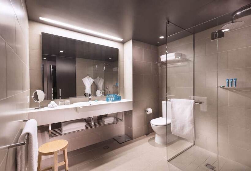 Premium Room, Parkroyal Darling Harbour, Sydney