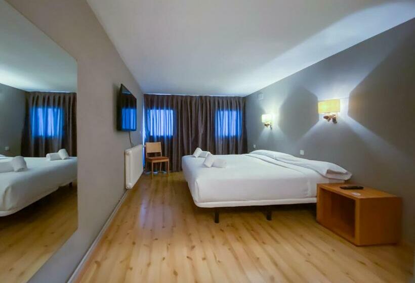 Standard Room, Pic Maia Mountain