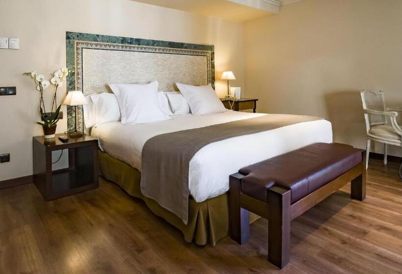 سوییت جونیور, Roc Blanc Hotel & Spa