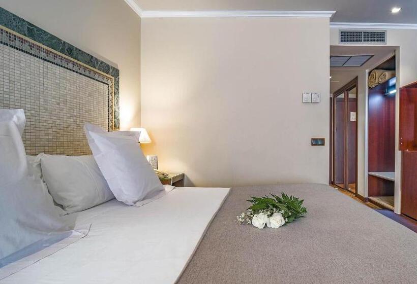 اتاق لوکس با چشم‌انداز شهر, Roc Blanc Hotel & Spa