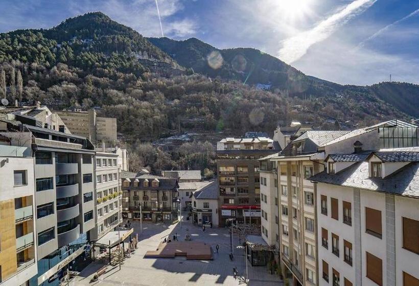 اتاق لوکس با چشم‌انداز شهر, Roc Blanc Hotel & Spa