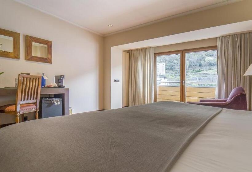 اتاق لوکس با چشم‌انداز شهر, Roc Blanc Hotel & Spa