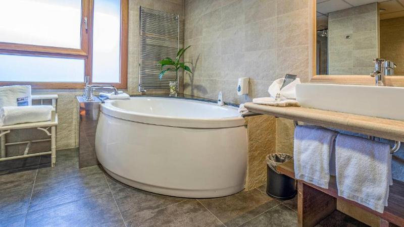 سوییت جونیور, Roc Blanc Hotel & Spa
