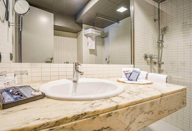 اتاق استاندارد, Roc Blanc Hotel & Spa