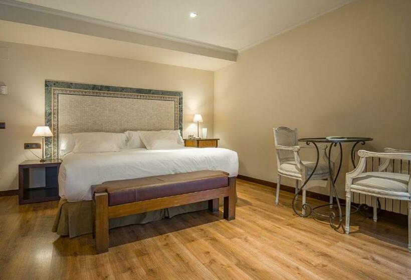 سوییت جونیور, Roc Blanc Hotel & Spa