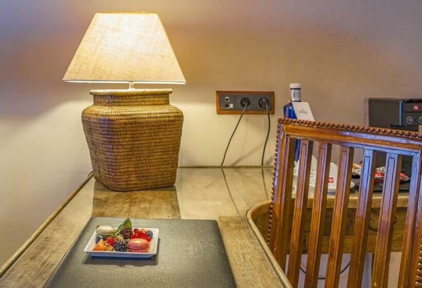 سوییت جونیور, Roc Blanc Hotel & Spa