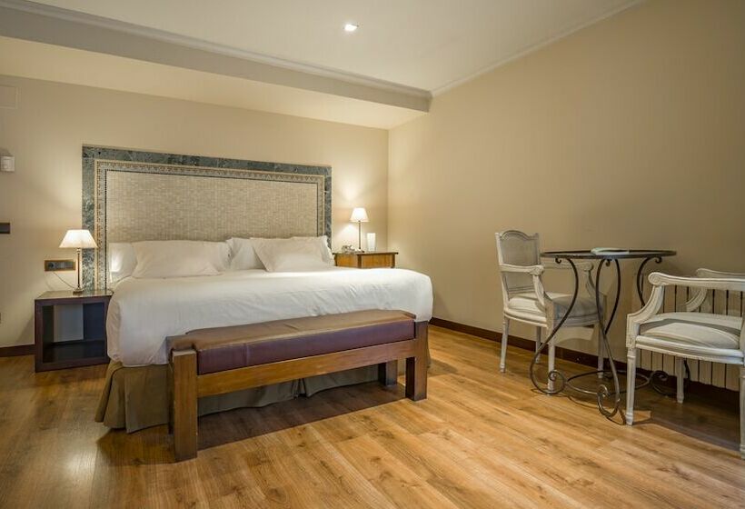 سوییت جونیور, Roc Blanc Hotel & Spa