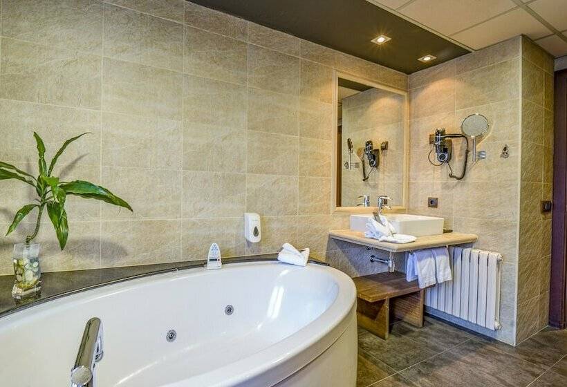 سوییت جونیور, Roc Blanc Hotel & Spa
