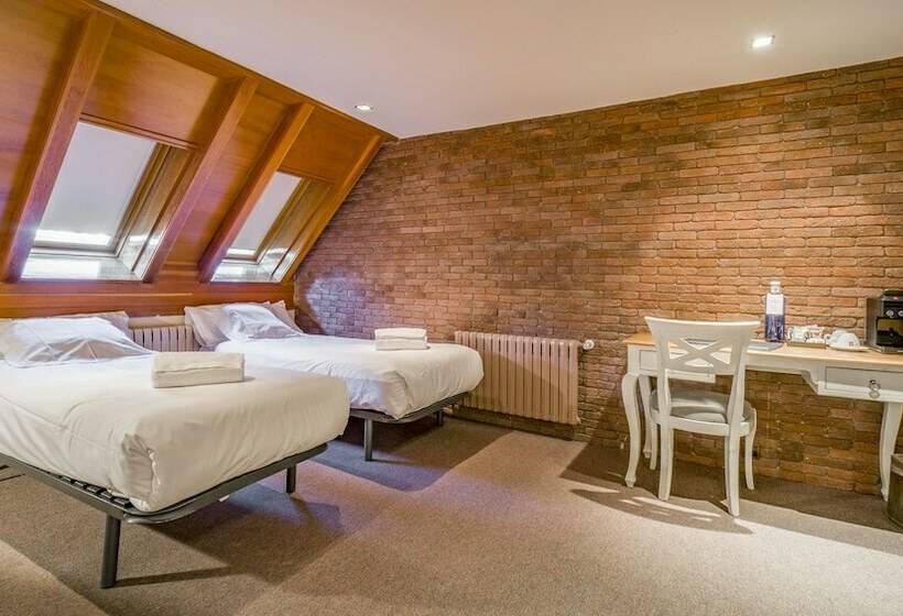 اتاق سوپریور چهار تخته, Roc Blanc Hotel & Spa