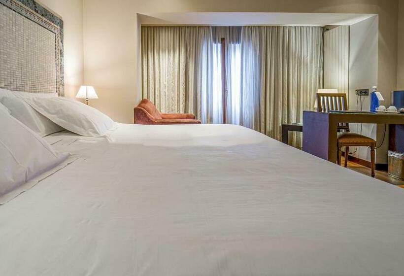 اتاق لوکس با چشم‌انداز شهر, Roc Blanc Hotel & Spa