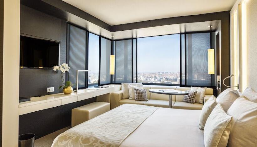 اتاق سوپریور با چشم‌انداز, The Hotel Brussels
