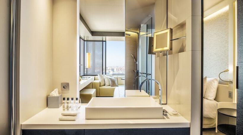 اتاق لوکس, The Hotel Brussels