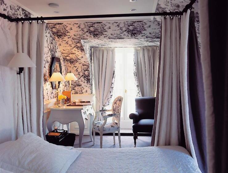 سوییت جونیور, The Pand   Charming Boutique