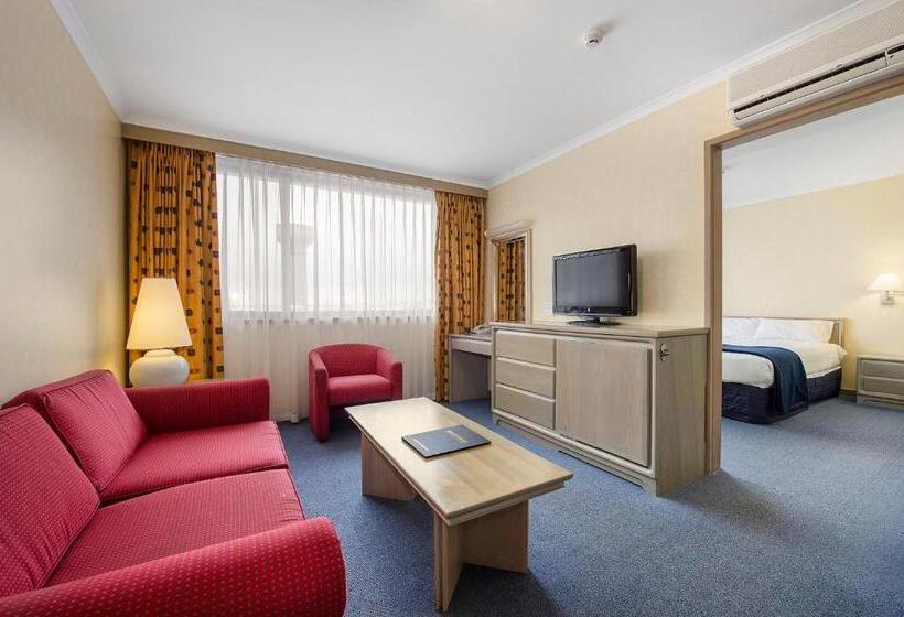 Estudio Deluxe, Mid City Motel Warrnambool