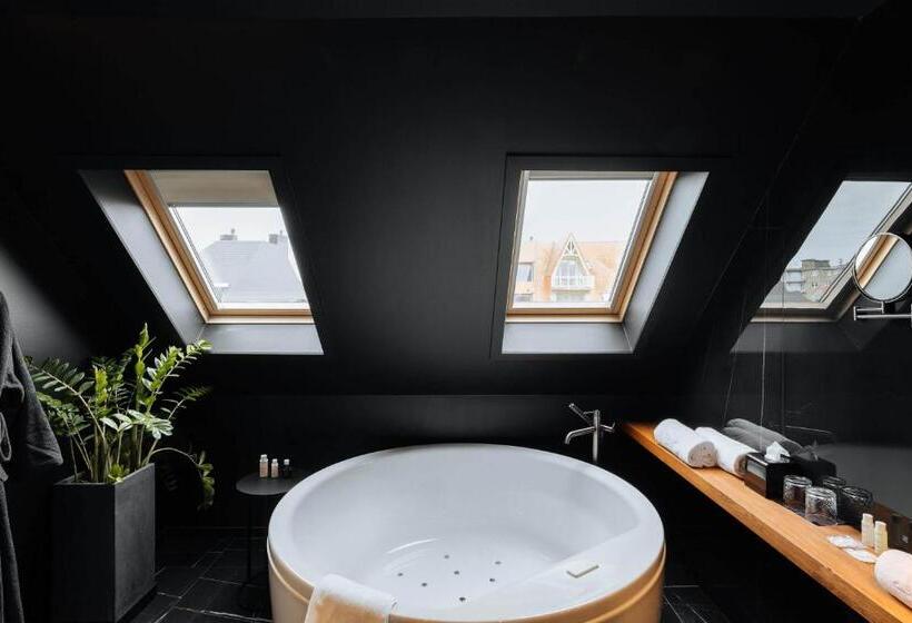 سوییت پرستیژ, Cosmopolite Hotel Nieuwpoort Bad
