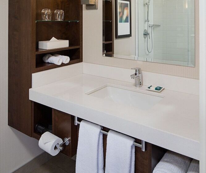اتاق استاندارد, Delta Hotels By Marriott Edmonton South Conference Centre