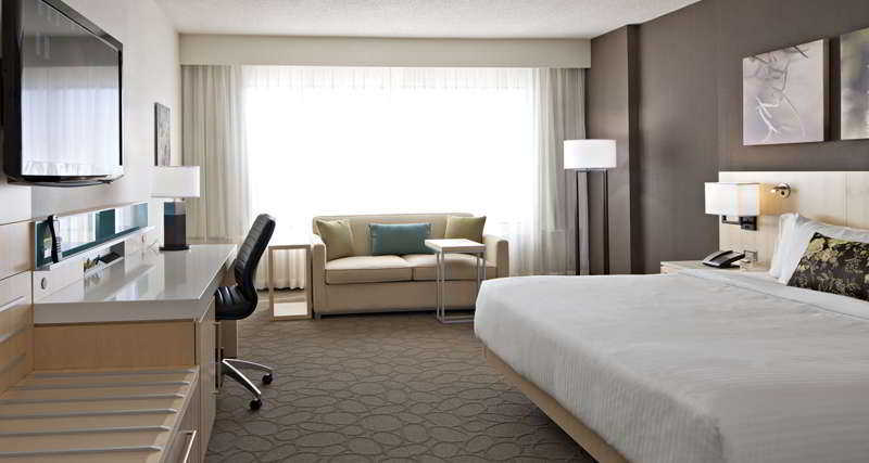 اتاق استاندارد با تخت بزرگ, Delta Hotels By Marriott Edmonton South Conference Centre