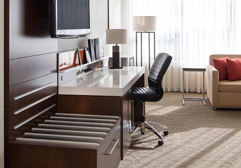 اتاق استاندارد با تخت بزرگ, Delta Hotels By Marriott Edmonton South Conference Centre