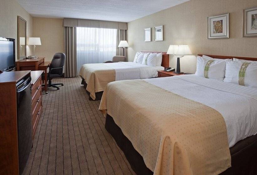 اتاق استاندارد با 2 تخت دوبل, Holiday Inn Burlington Hotel & Conference Centre, An Ihg