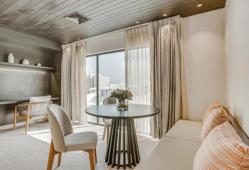 سوئیت پنت هاوس, Fort George Hotel And Spa