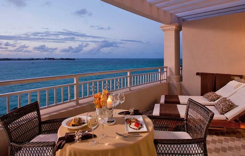 Club Room, Sandals Royal Bahamian  Couples Only