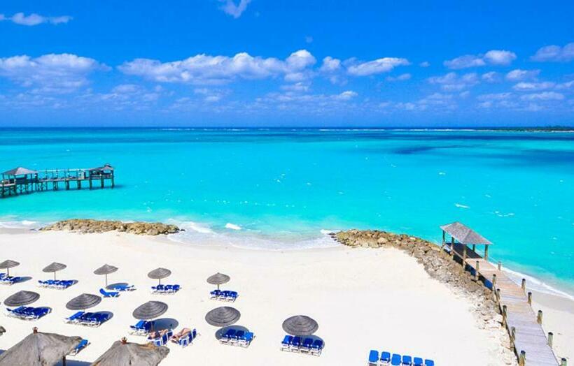 اتاق کلاب, Sandals Royal Bahamian  Couples Only