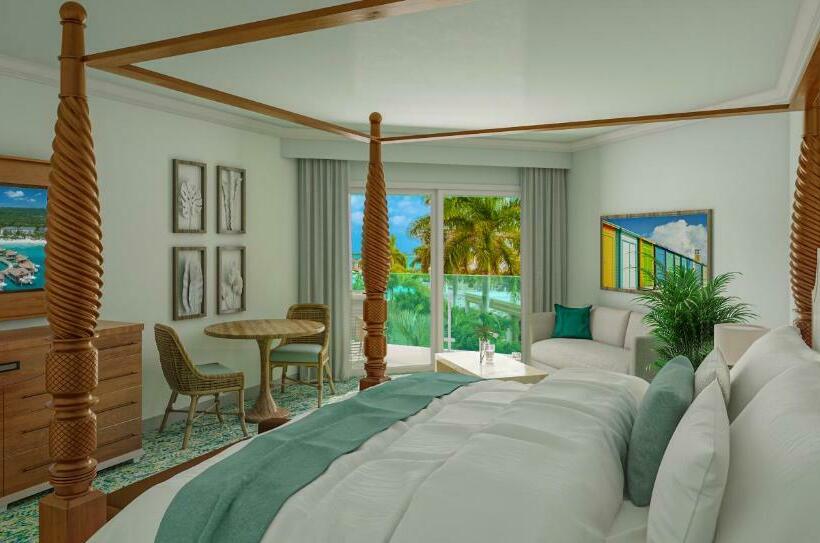 Penthouse Suite, Sandals Royal Bahamian  Couples Only