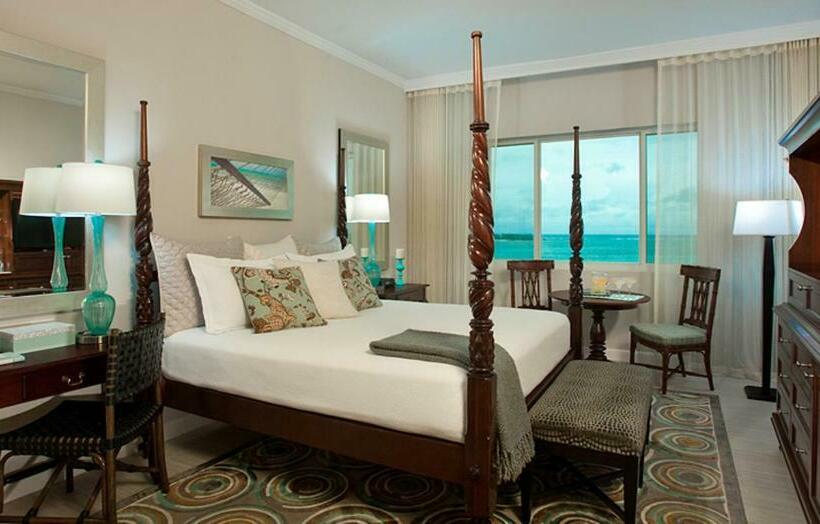 اتاق لوکس با چشم‌انداز دریا, Sandals Royal Bahamian  Couples Only