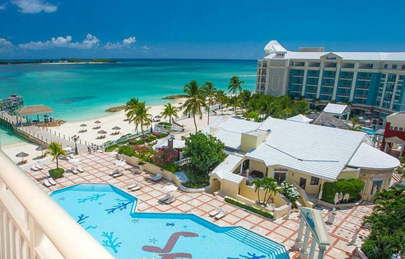 اتاق پرمیوم با چشم‌انداز دریا, Sandals Royal Bahamian  Couples Only