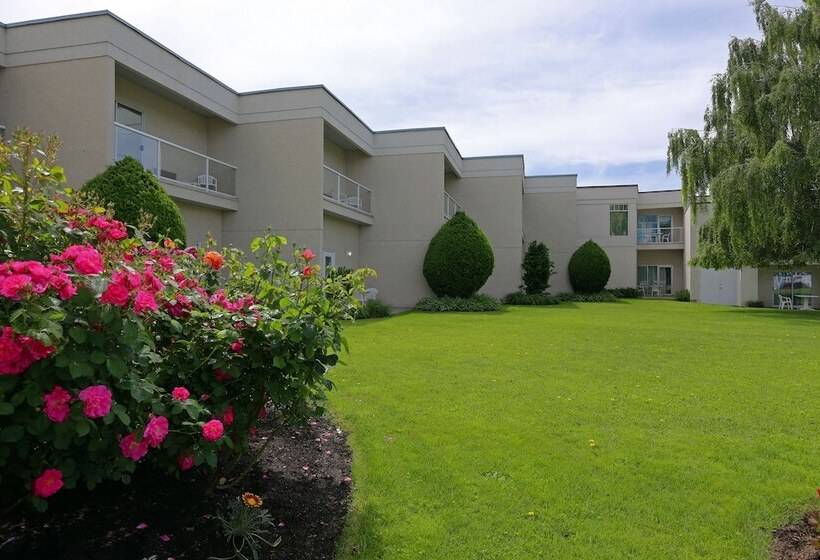 Habitación Estándar 2 Camas Matrimonio, Best Western Plus Kelowna  And Suites