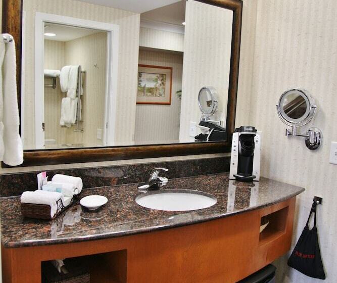 اتاق استاندارد با 2 تخت دوبل, Best Western Plus Kelowna  And Suites