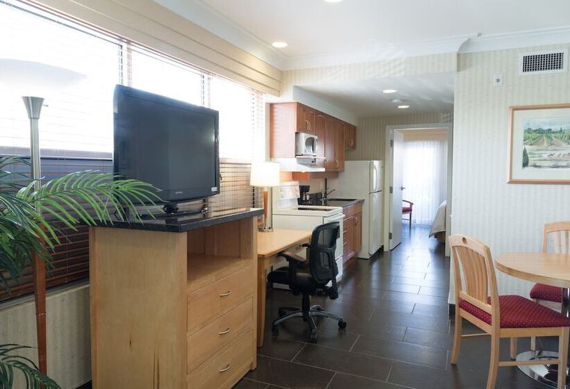 سوییت, Best Western Plus Kelowna Hotel & Suites
