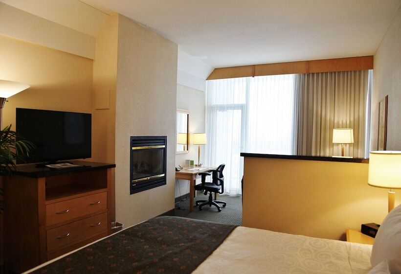 Executive Room, Best Western Plus Kelowna  And Suites