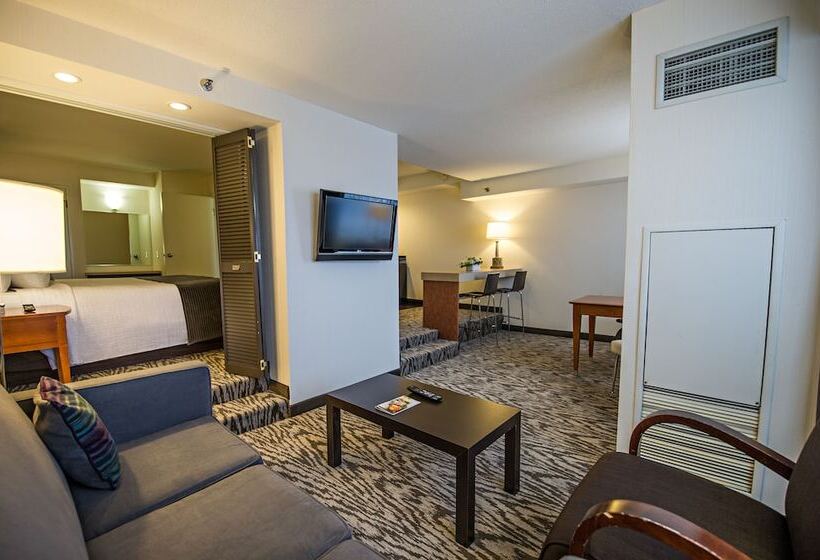 سوییت سوپریور, Cambridge Suites Hotel Halifax