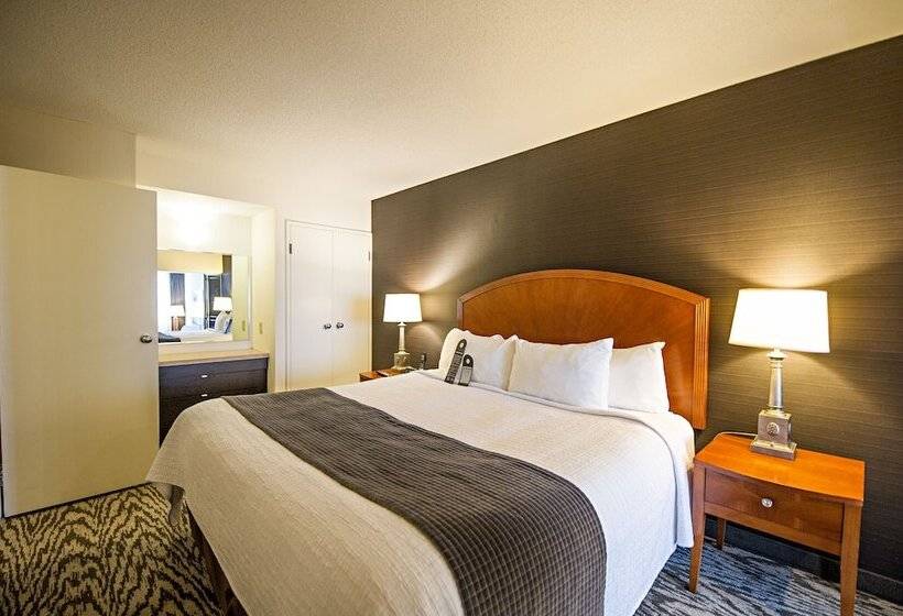 سوییت سوپریور, Cambridge Suites Hotel Halifax