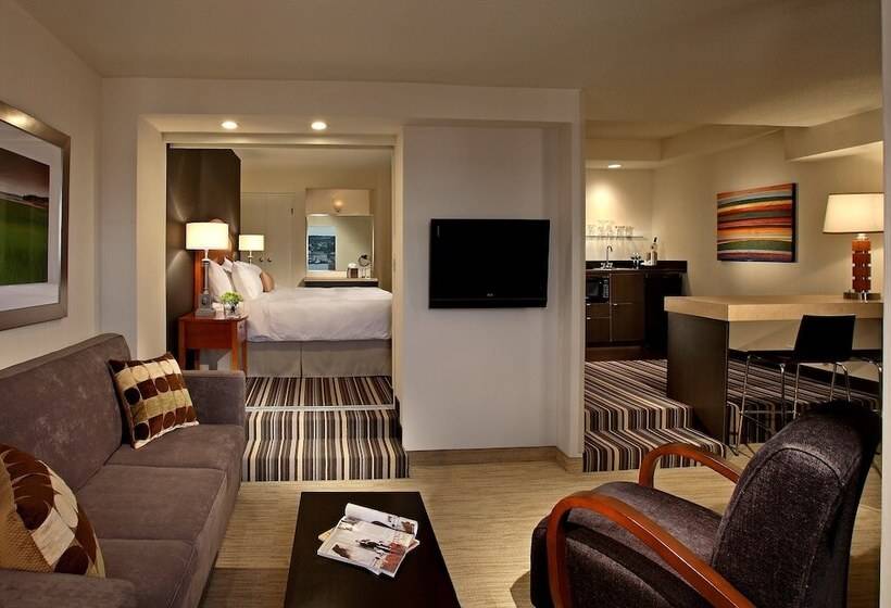 سوییت سوپریور, Cambridge Suites Hotel Halifax