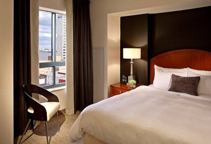 جناح جونيور, Cambridge Suites  Halifax