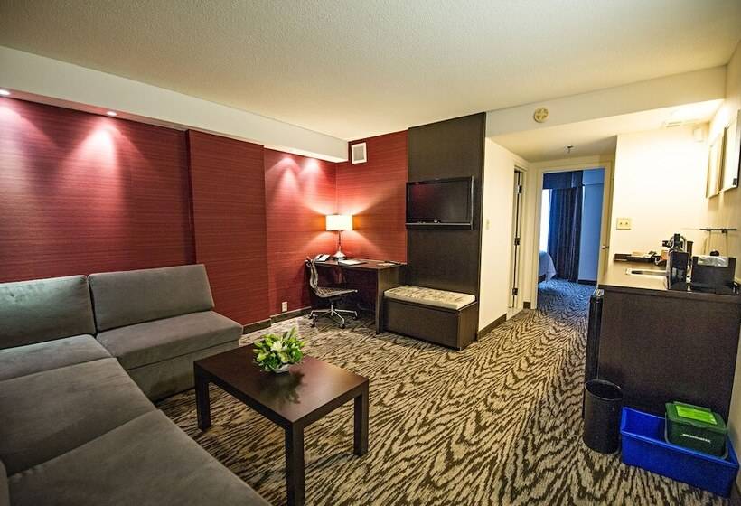 سوییت جونیور, Cambridge Suites Hotel Halifax
