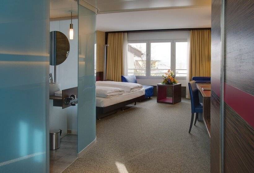 Junior Suite, Ambassador