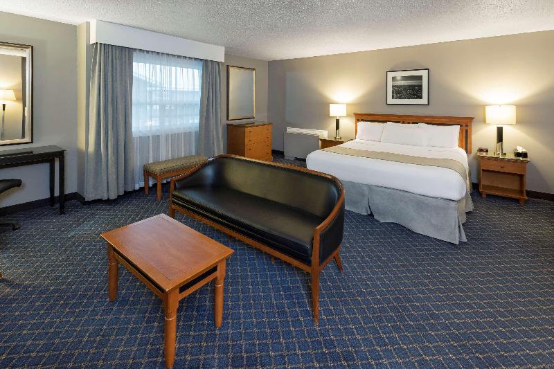اتاق استاندارد با تخت بزرگ, Clarion Pointe