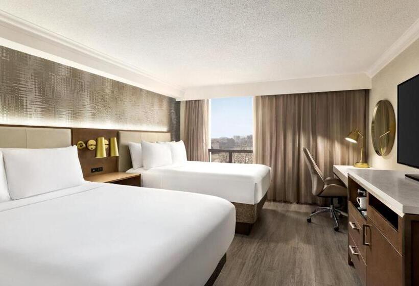 اتاق استاندارد, Crowne Plaza Toronto Airport, An Ihg