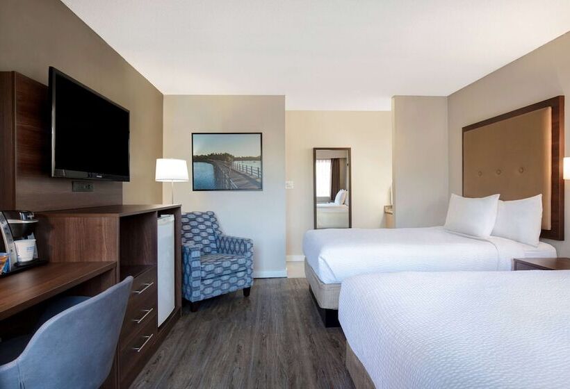 ２ダブルベッドのスタンダードルーム, Days Inn By Wyndham Victoria Uptown