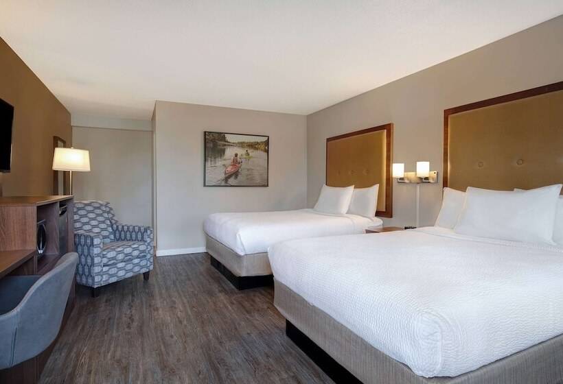 ２ダブルベッドのスタンダードルーム, Days Inn By Wyndham Victoria Uptown