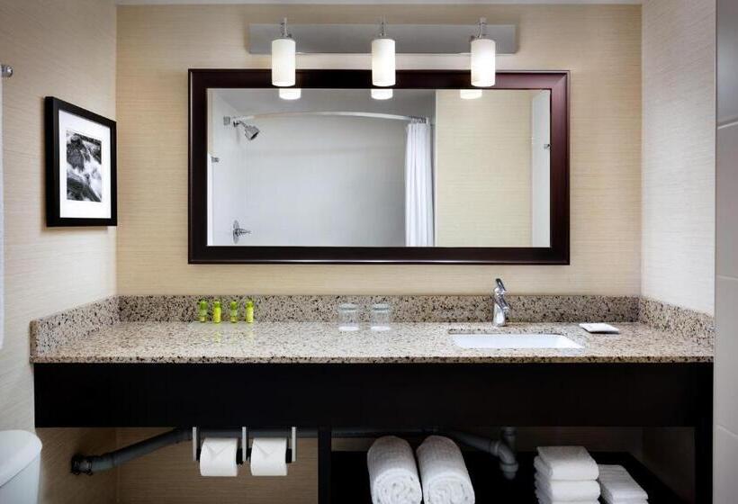 اتاق استاندارد, Delta Hotels By Marriott Sault Ste. Marie Waterfront
