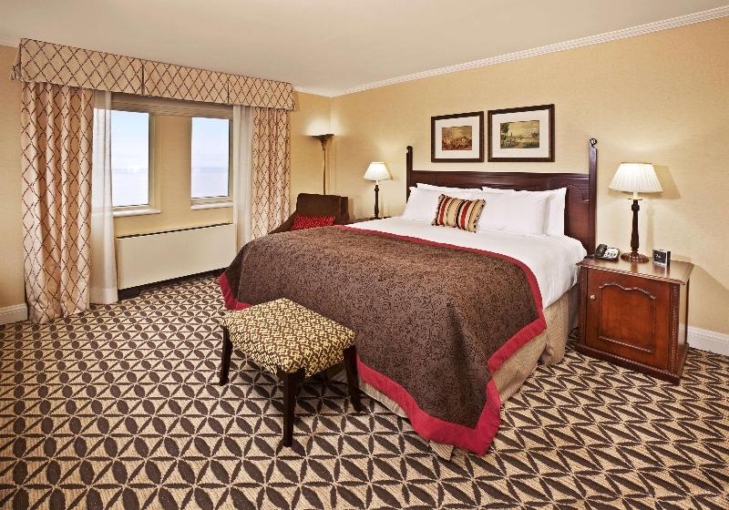 اتاق استاندارد با تخت بزرگ, Fairmont Le Manoir Richelieu