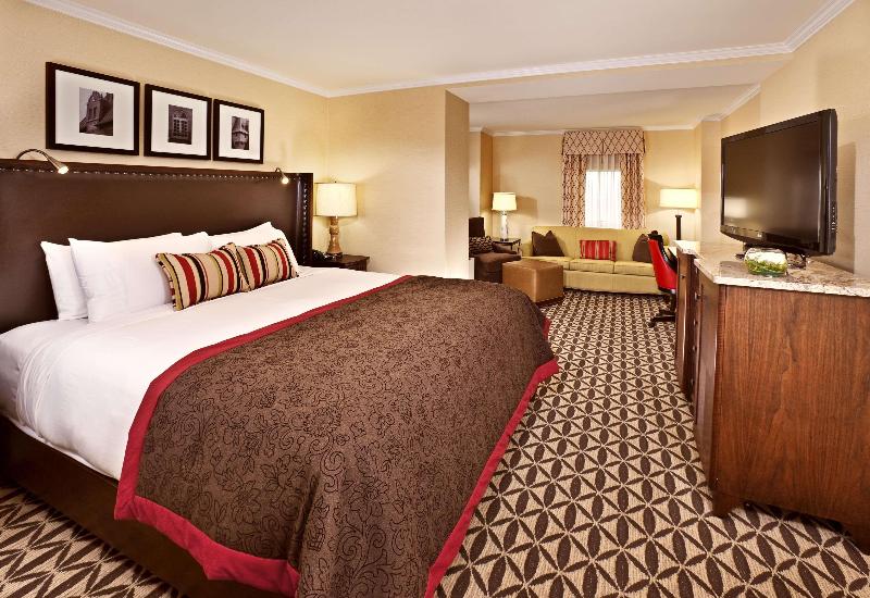 اتاق لوکس با تخت بزرگ, Fairmont Le Manoir Richelieu