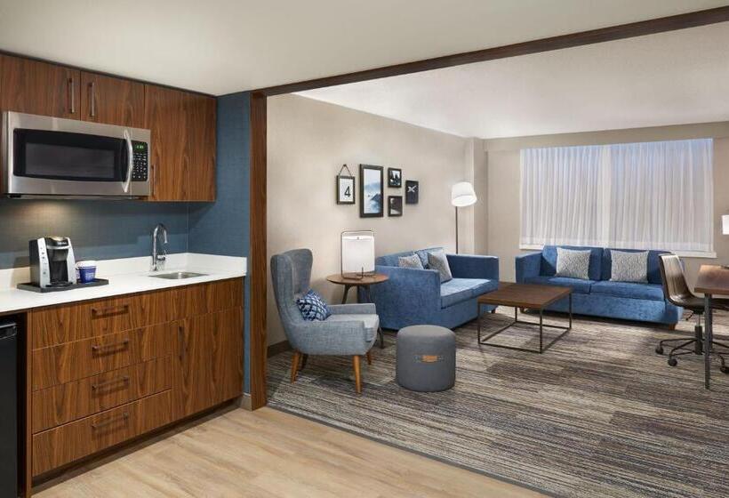 سوئیت با تخت بزرگ, Four Points By Sheraton Point Edward Sarnia