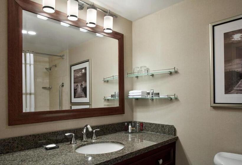 سوییت جونیور, Halifax Marriott Harbourfront